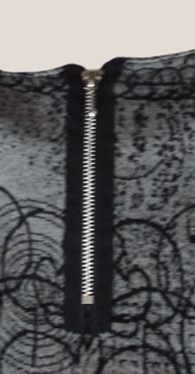 Robe grise motifs noirs